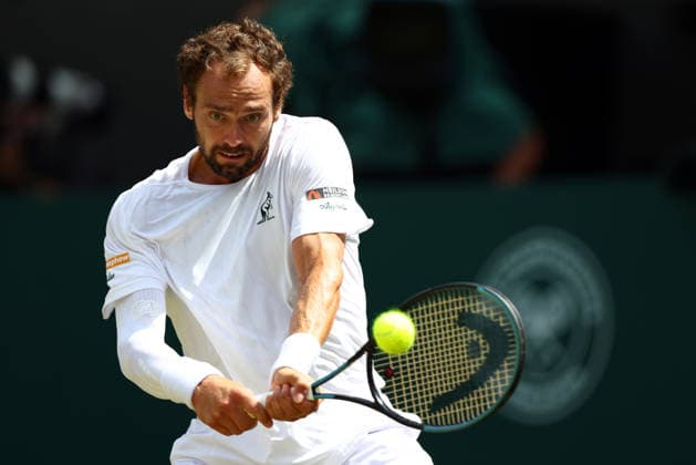 Roman Safiullin during his fourth round match Wimbledon Tennis Championships, Day 7, The All England Lawn Tennis and Croquet Club, London, UK - 05 Jul 2026London The All England Lawn Tennis and United Kingdom  Copyright: xKieranxMcManus Shutterstockx 16976813ac