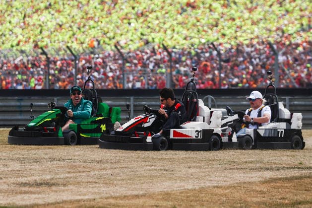 F1 British Grand Prix 2026 Fernando Alonso of Aston Martin Aramco, Esteban Ocon of Haas and Valtteri Bottas of Cadillac drive Lego karts during the drivers parade ahead of the Formula 1 British Grand Prix at Silverstone Circuit in Northampton, Great Britain on July 5, 2026. Northampton United Kingdom  Copyright: xJakubxPorzyckix originalFilename:porzycki-f1britis260705_npMHY.jpg