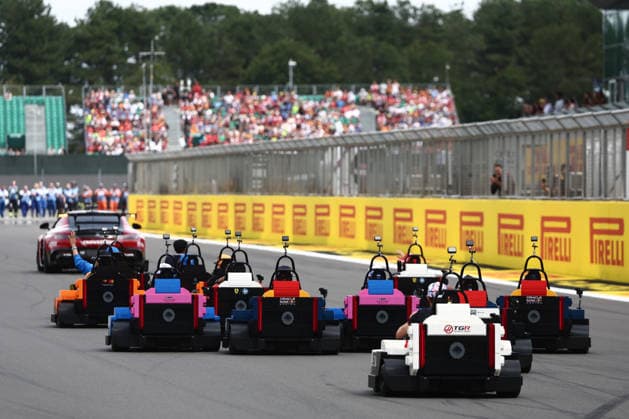 F1 British Grand Prix 2026 F1 drivers drive Lego karts during the drivers parade ahead of the Formula 1 British Grand Prix at Silverstone Circuit in Northampton, Great Britain on July 5, 2026. Northampton United Kingdom  Copyright: xJakubxPorzyckix originalFilename:porzycki-f1britis260705_npH4H.jpg