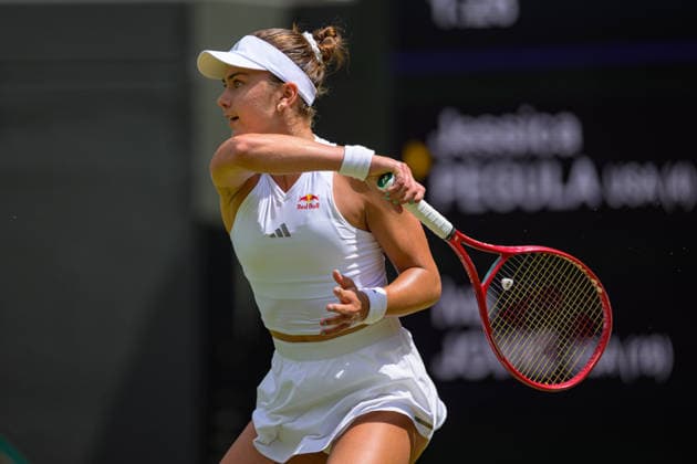 Day Seven: The Championships - Wimbledon 2026 LONDON, ENGLAND JULY 05 - Iva Jovic of United States during Ladies Single Fourth Round against Jessica Pegula of United States at The Wimbledon Lawn Tennis Championship at Wimbledon on July 05, 2026 in London, England. (Photo by Keeran Marquis)  Copyright: xKeeranxMarquis Fotoarena SPPx Sportspressphoto_SPR185050
