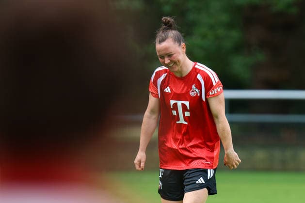 Angebot: 1. FC Köln Frauen, Auftakttraining, 05.07.2026 Marina Hegering (1. FC Köln, 33) Auftakttraining der Frauen des 1. FC Köln zur Saison 2026 27 der 1. Frauen Fussball Bundesliga, Trainingsgelände am Geißbockheim, Köln, 05.07.2026 DFL DFB regulations prohibit any use of photographs as image sequences and or quasi-video. *** 1 FC Köln Women, Season-Opening Training Session, July 5, 2026 Marina Hegering 1 FC Köln, 33 First training session of the 1 FC Köln women’s team for the 2026–27 season of the Women’s Bundesliga, training grounds at Geißbockheim, Cologne, July 5, 2026 DFL DFB regulations prohibit any use of photographs as image sequences and or quasi-video Copyright: xBEAUTIFULxSPORTS Freisenx
