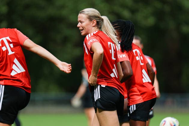 Angebot: 1. FC Köln Frauen, Auftakttraining, 05.07.2026 Sandra Jessen (1. FC Köln, 11) Auftakttraining der Frauen des 1. FC Köln zur Saison 2026 27 der 1. Frauen Fussball Bundesliga, Trainingsgelände am Geißbockheim, Köln, 05.07.2026 DFL DFB regulations prohibit any use of photographs as image sequences and or quasi-video. *** 1 FC Köln Women, First Training Session of the Season, July 5, 2026 Sandra Jessen 1 FC Köln, 11 First training session of the 1 FC Köln women’s team for the 2026–27 season of the Women’s Bundesliga, training grounds at Geißbockheim, Cologne, July 5, 2026 DFL DFB regulations prohibit any use of photographs as image sequences and or quasi-video Copyright: xBEAUTIFULxSPORTS Freisenx