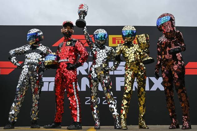 Sport Themen der Woche KW27 Sport Bilder des Tages Formula 1 British Grand Prix SILVERSTONE, UNITED KINGDOM - JULY 5: A view of statues ahead of the British Grand Prix, ninth round of the 2026 Formula 1 World Championship, WM, Weltmeisterschaft at Silverstone Circuit in Northamptonshire, United Kingdom, on July 5, 2026. Rasid Necati Aslim Anadolu Northamptonshire United Kingdom. Editorial use only. Please get in touch for any other usage.  Copyright: x2026xAnadoluxRasidxNecatixAslimx