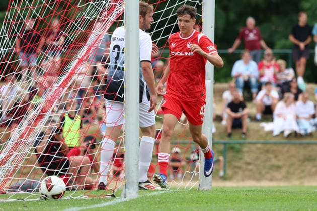 05.07.2026, xrekx, Fussball Testspiel, TSG Kaiserslautern - 1.FC Kaiserslautern v.l. Torjubel nach dem Tor zum celebrating the goal celebrate 0:1 durch Owen Gibs (1.FC Kaiserslautern) (DFL DFB REGULATIONS PROHIBIT ANY USE OF PHOTOGRAPHS as IMAGE SEQUENCES and or QUASI-VIDEO) Kaiserslautern *** July 5, 2026, xrekx, Soccer Friendly Match, TSG Kaiserslautern 1 FC Kaiserslautern v l Goal celebration after the goal to celebrate the goal 0 1 by Owen Gibbs 1 FC Kaiserslautern DFL DFB REGULATIONS PROHIBIT ANY USE OF PHOTOGRAPHS as IMAGE SEQUENCES and or QUASI-VIDEO Kaiserslautern