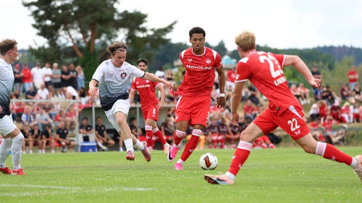 05.07.2026, xrekx, Fussball Testspiel, TSG Kaiserslautern - 1.FC Kaiserslautern v.l. Thierry Tazemeta (1.FC Kaiserslautern) (DFL DFB REGULATIONS PROHIBIT ANY USE OF PHOTOGRAPHS as IMAGE SEQUENCES and or QUASI-VIDEO) Kaiserslautern *** July 5, 2026, xrekx, Soccer Friendly Match, TSG Kaiserslautern vs. 1. FC Kaiserslautern, l Thierry Tazemeta, 1. FC Kaiserslautern. DFL and DFB regulations prohibit any use of photographs as image sequences and or quasi-video. Kaiserslautern