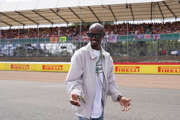 FORMULA ONE BRITISH GRAND PRIX 2026 Mo Farah (Olympic Athlete) at the Driver s Parade during the Formula 1 Pirelli British Grand Prix 2026, 9th round of the 2026 Formula 1 World Championship, WM, Weltmeisterschaft from 3rd - 5th July, 2026 at the Silverstone Circuit, Silverstone, England. Credit: Robbie Hoad Every Second Media Editorial use only. All images are copyright Every Second Media Limited. No images may be reproduced without prior permission. Copyright: xIMAGO EveryxSecondxMediax ESM-2060-0720 RobbiexHoadx xEveryxSecondxMediax
