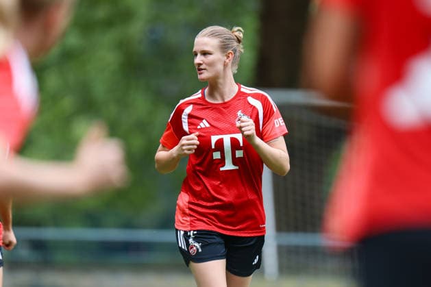Angebot: 1. FC Köln Frauen, Auftakttraining, 05.07.2026 Anna-Lena Stolze (1. FC Köln, 7) Auftakttraining der Frauen des 1. FC Köln zur Saison 2026 27 der 1. Frauen Fussball Bundesliga, Trainingsgelände am Geißbockheim, Köln, 05.07.2026 DFL DFB regulations prohibit any use of photographs as image sequences and or quasi-video. *** 1 FC Köln Women, First Training Session of the Season, July 5, 2026 Anna Lena Stolze 1 FC Köln, 7 First training session of the 1 FC Köln women’s team for the 2026–27 season of the Women’s Bundesliga, training grounds at Geißbockheim, Cologne, July 5, 2026 DFL DFB regulations prohibit any use of photographs as image sequences and or quasi-video Copyright: xBEAUTIFULxSPORTS Freisenx