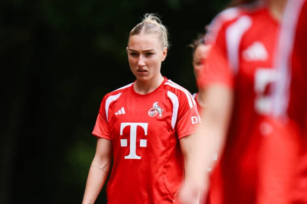 Angebot: 1. FC Köln Frauen, Auftakttraining, 05.07.2026 Sophie Nachtigall (1. FC Köln, 30) Auftakttraining der Frauen des 1. FC Köln zur Saison 2026 27 der 1. Frauen Fussball Bundesliga, Trainingsgelände am Geißbockheim, Köln, 05.07.2026 DFL DFB regulations prohibit any use of photographs as image sequences and or quasi-video. *** 1 FC Köln Women, Season-Opening Training Session, July 5, 2026 Sophie Nachtigall 1 FC Köln, 30th pre-season training session for the 1 FC Köln women’s team for the 2026 season, 27th round of the Women’s Bundesliga, training facility at Geißbockheim, Cologne, July 5, 2026 DFL DFB regulations prohibit any use of photographs as image sequences and or quasi-video Copyright: xBEAUTIFULxSPORTS Freisenx