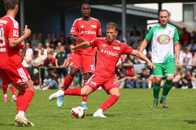 05.07.2026, xtgx, Fussball Testspiel, SV Grün-Weiß Lübben - 1. FC Union Berlin emspor, v.l. Tim Skarke (Union Berlin, 21) schiesst Tor, schießt, Torschuetze, erzielt Tor, Treffer, scores the goal (DFL DFB REGULATIONS PROHIBIT ANY USE OF PHOTOGRAPHS as IMAGE SEQUENCES and or QUASI-VIDEO) Lübben *** July 5, 2026, xtgx, soccer friendly match, SV Grün Weiß Lübben vs. FC Union Berlin emspor, from left: Tim Skarke (Union Berlin), 21 scores a goal, shoots, goal scorer, scores a goal, goal, scores the goal DFL DFB REGULATIONS PROHIBIT ANY USE OF PHOTOGRAPHS as IMAGE SEQUENCES and or QUASI-VIDEO Lübben