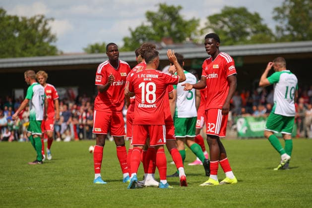 05.07.2026, xtgx, Fussball Testspiel, SV Grün-Weiß Lübben - 1. FC Union Berlin emspor, v.l. Tim Skarke (Union Berlin, 21) Jubel, Torjubel, jubelt ueber das Tor, celebrate the goal, celebration (DFL DFB REGULATIONS PROHIBIT ANY USE OF PHOTOGRAPHS as IMAGE SEQUENCES and or QUASI-VIDEO) Lübben *** July 5, 2026, xtgx, soccer friendly, SV Grün Weiß Lübben 1 vs. FC Union Berlin emspor, from left: Tim Skarke (Union Berlin), 21, cheering, Goal celebration, celebrating the goal, DFL and DFB regulations prohibit any use of photographs as image sequences and or quasi-video. Lübben