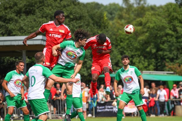 05.07.2026, xtgx, Fussball Testspiel, SV Grün-Weiß Lübben - 1. FC Union Berlin emspor, v.l. Ilyas Ansah (Union Berlin, 10) schiesst Tor, schießt, Torschuetze, erzielt Tor, Treffer, scores the goal (DFL DFB REGULATIONS PROHIBIT ANY USE OF PHOTOGRAPHS as IMAGE SEQUENCES and or QUASI-VIDEO) Lübben *** July 5, 2026, xtgx, Soccer Friendly Match, SV Grün Weiß Lübben 1 vs. FC Union Berlin emspor, from left: Ilyas Ansah (Union Berlin), No. 10 scores a goal, shoots, goal scorer, scores a goal, goal, scores the goal DFL DFB REGULATIONS PROHIBIT ANY USE OF PHOTOGRAPHS as IMAGE SEQUENCES and or QUASI-VIDEO Lübben