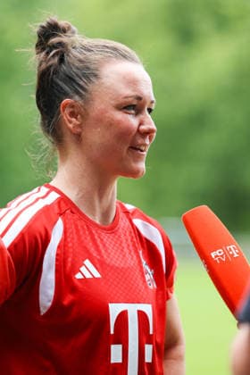 Angebot: 1. FC Köln Frauen, Auftakttraining, 05.07.2026 Marina Hegering (1. FC Köln, 33) Auftakttraining der Frauen des 1. FC Köln zur Saison 2026 27 der 1. Frauen Fussball Bundesliga, Trainingsgelände am Geißbockheim, Köln, 05.07.2026 DFL DFB regulations prohibit any use of photographs as image sequences and or quasi-video. *** 1 FC Köln Women, Season-Opening Training Session, July 5, 2026 Marina Hegering 1 FC Köln, 33 First training session of the 1 FC Köln women’s team for the 2026–27 season of the Women’s Bundesliga, training grounds at Geißbockheim, Cologne, July 5, 2026 DFL DFB regulations prohibit any use of photographs as image sequences and or quasi-video Copyright: xBEAUTIFULxSPORTS Freisenx
