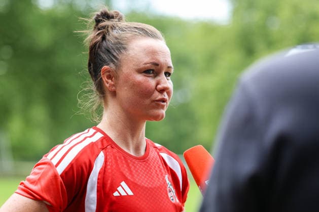 Angebot: 1. FC Köln Frauen, Auftakttraining, 05.07.2026 Marina Hegering (1. FC Köln, 33) Auftakttraining der Frauen des 1. FC Köln zur Saison 2026 27 der 1. Frauen Fussball Bundesliga, Trainingsgelände am Geißbockheim, Köln, 05.07.2026 DFL DFB regulations prohibit any use of photographs as image sequences and or quasi-video. *** 1 FC Köln Women, Season-Opening Training Session, July 5, 2026 Marina Hegering 1 FC Köln, 33 First training session of the 1 FC Köln women’s team for the 2026–27 season of the Women’s Bundesliga, training grounds at Geißbockheim, Cologne, July 5, 2026 DFL DFB regulations prohibit any use of photographs as image sequences and or quasi-video Copyright: xBEAUTIFULxSPORTS Freisenx