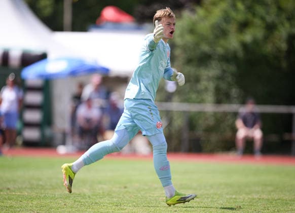 Fussball BITZER Cup U 19 Junioren 2025 in Ergenzingen (Kreis Tuebingen) 05.07.2026 VfB Stuttgart U19 - 1. FSV Mainz U19 Torwart Daniel Posch (1. FSV Mainz 05) *** Soccer: BITZER Cup U-19 Juniors 2025 in Ergenzingen, Tübingen District, July 5, 2026: VfB Stuttgart U-19 vs. FSV Mainz U-19; Goalkeeper: Daniel Posch, FSV Mainz 05