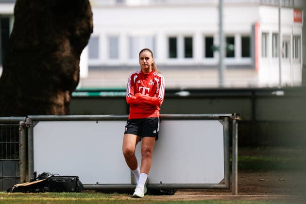 Angebot: 1. FC Köln Frauen, Auftakttraining, 05.07.2026 Laureta Elmazi (1. FC Köln, 26) Auftakttraining der Frauen des 1. FC Köln zur Saison 2026 27 der 1. Frauen Fussball Bundesliga, Trainingsgelände am Geißbockheim, Köln, 05.07.2026 DFL DFB regulations prohibit any use of photographs as image sequences and or quasi-video. *** 1 FC Köln Women, Season-Opening Training Session, July 5, 2026 Laureta Elmazi 1 FC Köln, 26th pre-season training session for the 1 FC Köln women’s team for the 2026–27 season of the Women’s Bundesliga, training grounds at Geißbockheim, Cologne, July 5, 2026 DFL DFB regulations prohibit any use of photographs as image sequences and or quasi-video Copyright: xBEAUTIFULxSPORTS Freisenx