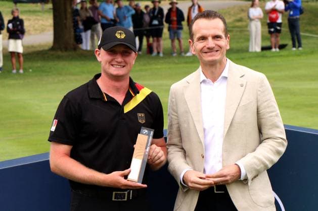 EICHENRIED, GERMANY - JULY 05: Best Amateur KOELLE, Finn (GER) and Tim Beltermann (BMW) at the Final Round of the BMW International Open, Eichenried, Germany, DP World Tour, Final Round on July 5, 2026 in Eichenried, Germany, BMW International Open, Eichenried, Germany, 05.07.2026 Bavaria Germany Copyright: xPhotographer:xNilsxKoepkex