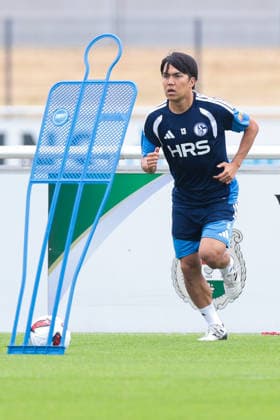 05.07.2026, Fussball, Trainingsauftakt des FC Schalke 04. Satoshi Tanaka (FC Schalke 04). Gelsenkirchen Trainingsgelände FC Schalke 04 NRW Deutschland xRHR-FOTO YYx *** July 5, 2026, Soccer, FC Schalke 04 s first training session of the season Satoshi Tanaka FC Schalke 04 Gelsenkirchen FC Schalke 04 training facility North Rhine-Westphalia, Germany xRHR PHOTO YYx Copyright: RHR-FOTOx RHR-FOTO YY
