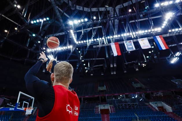 Krakow 05.07.2026 KOSZYKOWKA KOSZKADRA REPREZENTACJA POLSKI TRENING - - - BASKETBALL POLISH national team, Nationalteam PRACTICE PRACTISE NZ Michal Sokolowski , bank pekao marketing , flaga polski FOT. WOJCIECH FIGURSKI 058SPORT.PL NEWSPIX.PL --- newspix.pl EL ELIMINACJE DO MS MISTRZOSTW SWIATA FIBA W KOSZYKOWCE MEZCZYZN KOSZYKOWKA KATAR 2027  FOT. WOJCIECH FIGURSKI 058SPORT.PL