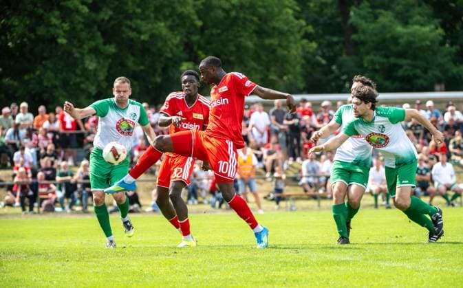 Fußball, Herren, Testspiel, Saison 2026 2027, SV Grün-Weiß Lübben - 1. FC Union Berlin, v. l. Torben Brauer, Ilyas Ansah (1. FC Union), Mekhi Gray (U19, 1. FC Union Berlin), Kay Raschke, 05.07. 2026, *** Soccer, Men s, Friendly Match, 2026–2027 Season, SV Grün Weiß Lübben vs. 1. FC Union Berlin, from left: Torben Brauer, Ilyas Ansah (1. FC Union), Mekhi Gray (U19, 1. FC Union Berlin), Kay Raschke, July 5, 2026, Copyright: xMatthiasxKochx