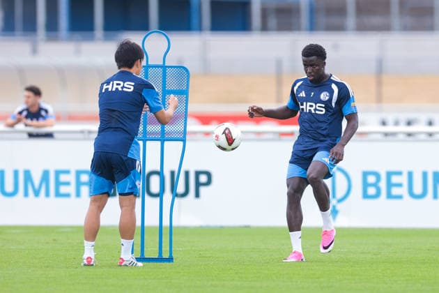 05.07.2026, Fussball, Trainingsauftakt des FC Schalke 04. Christian Gomis (FC Schalke 04). Gelsenkirchen Trainingsgelände FC Schalke 04 NRW Deutschland xRHR-FOTO YYx *** July 5, 2026, Soccer, FC Schalke 04 s first training session of the season Christian Gomis FC Schalke 04 Gelsenkirchen FC Schalke 04 training facility NRW Germany xRHR PHOTO YYx Copyright: RHR-FOTOx RHR-FOTO YY