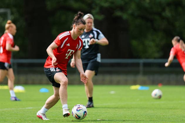 Angebot: 1. FC Köln Frauen, Auftakttraining, 05.07.2026 Marina Hegering (1. FC Köln, 33) Auftakttraining der Frauen des 1. FC Köln zur Saison 2026 27 der 1. Frauen Fussball Bundesliga, Trainingsgelände am Geißbockheim, Köln, 05.07.2026 DFL DFB regulations prohibit any use of photographs as image sequences and or quasi-video. *** 1 FC Köln Women, Season-Opening Training Session, July 5, 2026 Marina Hegering 1 FC Köln, 33 First training session of the 1 FC Köln women’s team for the 2026–27 season of the Women’s Bundesliga, training grounds at Geißbockheim, Cologne, July 5, 2026 DFL DFB regulations prohibit any use of photographs as image sequences and or quasi-video Copyright: xBEAUTIFULxSPORTS Freisenx