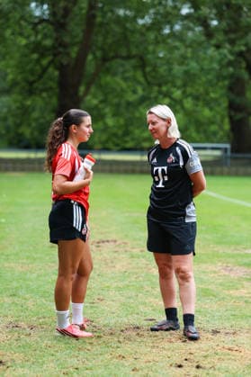 Angebot: 1. FC Köln Frauen, Auftakttraining, 05.07.2026 Elise Stenevik (1. FC Köln, 24) und Jacqueline Dünker (1.FC Köln, Co-Trainerin) Auftakttraining der Frauen des 1. FC Köln zur Saison 2026 27 der 1. Frauen Fussball Bundesliga, Trainingsgelände am Geißbockheim, Köln, 05.07.2026 DFL DFB regulations prohibit any use of photographs as image sequences and or quasi-video. *** 1. FC Köln Women, Season-Opening Training Session, July 5, 2026 Elise Stenevik, 1. FC Köln, 24, and Jacqueline Dünker, 1. FC Köln, Assistant Coach at the 1 FC Köln Women’s season-opening training session for the 2026–27 season of the Women’s Bundesliga, training facility at Geißbockheim, Cologne, July 5, 2026. DFL and DFB regulations prohibit any use of photographs as image sequences and or quasi-video content. Copyright: xBEAUTIFULxSPORTS Freisenx