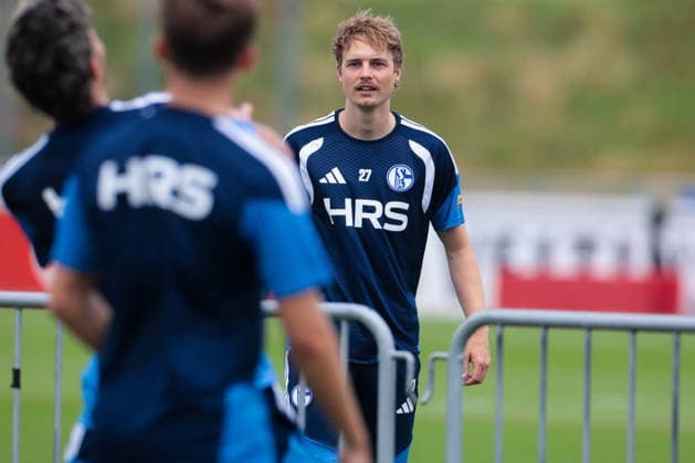 05.07.2026, Fussball, Trainingsauftakt des FC Schalke 04. Finn Porath (FC Schalke 04). Gelsenkirchen Trainingsgelände FC Schalke 04 NRW Deutschland xRHR-FOTO YYx *** July 5, 2026, Soccer, FC Schalke 04 s first training session of the season Finn Porath FC Schalke 04 Gelsenkirchen FC Schalke 04 training facility North Rhine-Westphalia, Germany xRHR PHOTO YYx Copyright: RHR-FOTOx RHR-FOTO YY