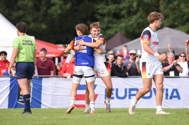 Rugby, Männer, Saison 2026, Europe 7s Championship Hamburg 7s, Finale um Platz 1: GER - FRA, Steinwiesenweg (Hamburg), Tag 3, 05.07.2026 Til Zahner ( 5, Deutschland) und die übrigen Wolfspack Spieler jubeln nach dem Sieg im Finale Hamburg Deutschland *** Rugby, Men, 2026 Season, Europe 7s Championship Hamburg 7s, First-Place Final: GER vs. FRA, Steinwiesenweg, Hamburg, Day 3, July 5, 2026 Til Zahner 5, Germany and the rest of the Wolfspack players celebrate after their victory in the final in Hamburg, Germany