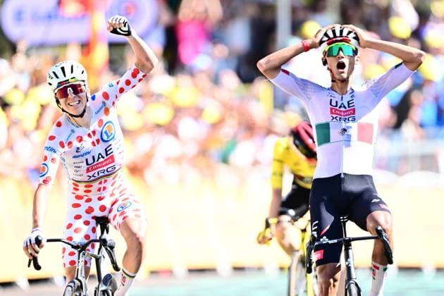 Tour de France 2026 Stage 2 BARCELONA, SPAIN - JULY 05 : Del Toro Isaac (MEX) of UAE Team Emirates XRG celebrating his victory with Pogacar Tadej (SLO) of UAE Team Emirates XRG during stage 2 of the 113rd edition of Tour de France an UCI World Tour 2.UWT cycling road race stage for Men Elite of 182 km with start in Tarragona and finish in Barcelona on July 5, 2026 in Barcelona, Spain, 05 07 2026 ( Motordriver Kurt Vandenborre - Barcelona Spain  Copyright: xPeterxDexVoechtx