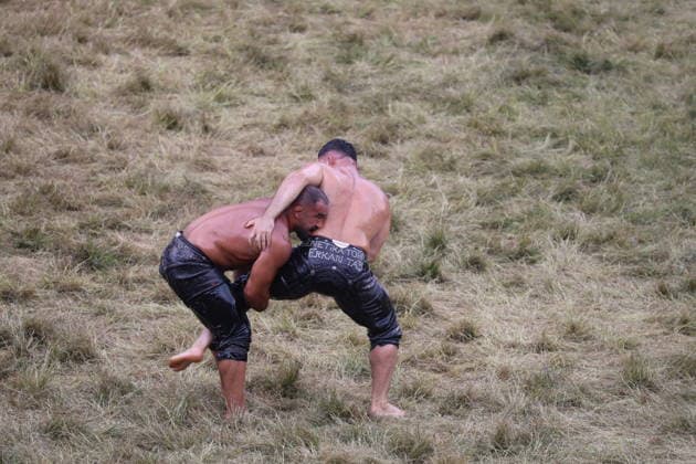 Erkan Tas wins chief wrestler title at 665th Historic Kirkpinar Oil Wrestling Festival EDIRNE, TURKIYE - JULY 5: Erkan Tas (R) defeats Feyzullah Akturk (L) in the final to become the chief wrestler during the 665th Historic Kirkpinar Oil Wrestling Festival at the Sarayici Er Meydani wrestling grounds in Edirne, Turkiye, on July 5, 2026. Hakan Mehmet Sahin Anadolu Edirne Turkey. Editorial use only. Please get in touch for any other usage.  Copyright: x2026xAnadoluxHakanxMehmetxSahinx