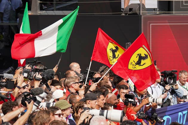 FORMULA ONE BRITISH GRAND PRIX 2026 The Ferrari Team in Parc Ferme during the Formula 1 Pirelli British Grand Prix 2026, 9th round of the 2026 Formula 1 World Championship, WM, Weltmeisterschaft from 3rd - 5th July, 2026 at the Silverstone Circuit, Silverstone, England. Credit: Robbie Hoad Every Second Media Editorial use only. All images are copyright Every Second Media Limited. No images may be reproduced without prior permission. Copyright: xIMAGO EveryxSecondxMediax ESM-2060-0763 RobbiexHoadx xEveryxSecondxMediax