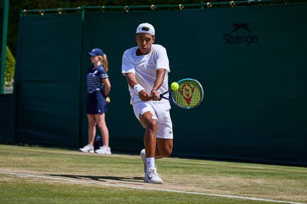 July 5, 2026, London, London, Great Britain: Juan Miquel Bolivar Idarraga of Colombia returns with backhand during The Championships Wimbledon , 5.7.2026 in London (All England Lawn Tennis and Croquet Club), Great Britain Tennis 2026: Grand Slam: The Championships Wimbledon: 7th Day: 1rd Round Juniors: REISACH 6:2 7:6  - ZUMAs343 20260705_zsp_s343_118 Copyright: xMathiasxSchulzx