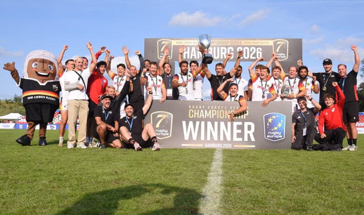Sport Bilder des Tages Rugby, Männer, Saison 2026, Europe 7s Championship Hamburg 7s, Siegerehrung, Steinwiesenweg (Hamburg), Tag 3, 05.07.2026 Prämiere: Die deutsche Nationalmannschaft der Männer ( das Wolfpack ) gewinnt die Hamburg 7s. Hamburg Deutschland *** Rugby, Men, 2026 Season, Europe 7s Championship Hamburg 7s, Awards Ceremony, Steinwiesenweg, Hamburg, Day 3, July 5, 2026: A First! The German men s national team, the Wolfpack, wins the Hamburg 7s in Hamburg, Germany