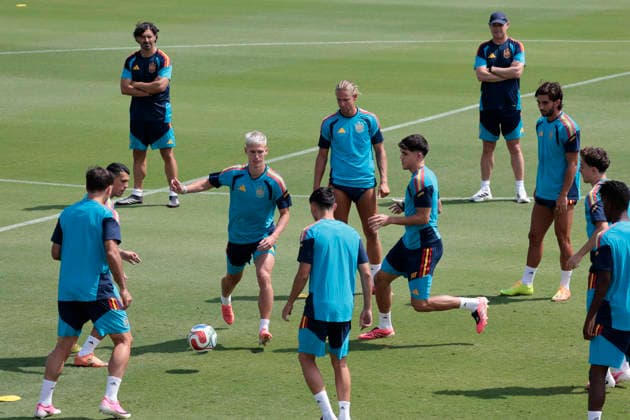 Spain s players in action during the team s training session at Cotton Bowl stadium in Dallas, USA, 5 July 2026. Spain will face Portugal in the Round of 16 match at the 2026 FIFA World Cup, WM, Weltmeisterschaft, Fussball in 6 July 2026. Spain training session !ACHTUNG: NUR REDAKTIONELLE NUTZUNG!  Copyright: xLavandeiraxjrx GRAF1590 20260705-55020808874_1