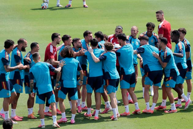 Spain s players in action during the team s training session at Cotton Bowl stadium in Dallas, USA, 5 July 2026. Spain will face Portugal in the Round of 16 match at the 2026 FIFA World Cup, WM, Weltmeisterschaft, Fussball in 6 July 2026. Spain training session !ACHTUNG: NUR REDAKTIONELLE NUTZUNG!  Copyright: xLavandeiraxjrx GRAF1581 20260705-55020808884_1
