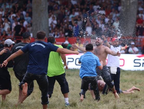 Erkan Tas wins chief wrestler title at 665th Historic Kirkpinar Oil Wrestling Festival EDIRNE, TURKIYE - JULY 5: Erkan Tas celebrates after defeating Feyzullah Akturk in the final to become the chief wrestler at the 665th Historic Kirkpinar Oil Wrestling Festival at the Sarayici Er Meydani wrestling grounds in Edirne, Turkiye, on July 5, 2026. Cihan Demirci Anadolu Edirne Turkey. Editorial use only. Please get in touch for any other usage.  Copyright: x2026xAnadoluxCihanxDemircix