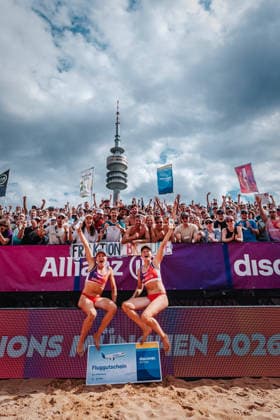 Beachvolleyball Frauen Allianz German Beach Tour 2026 Tourstop München 05.07.2026 v.l. Melanie Paul und Lea Kunst gewinnen das Turnier in München Berlin Funkhaus Beach Berlin Deutschland *** Women s Beach Volleyball: Allianz German Beach Tour 2026, Munich Stop, July 5, 2026; from left: Melanie Paul and Lea Kunst win the tournament in Munich; Berlin Funkhaus Beach, Berlin, Germany