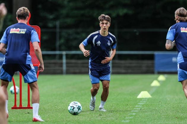 Fussball, 3.Liga Saison 2026 2027 Trainingslager MSV Duisburg Training 05.07.2026, Stadion de Wageningse Berg Simon Symalla (MSV Duisburg, 23) Wageningen Stadion de Wageningse Berg Niederlande *** Sports, Soccer, 3rd Division, 2026–2027 Season, Training Camp, MSV Duisburg, Practice, July 5, 2026, De Wageningse Berg Stadium, Simon Symalla, MSV Duisburg, 23 Wageningen, De Wageningse Berg Stadium, Netherlands