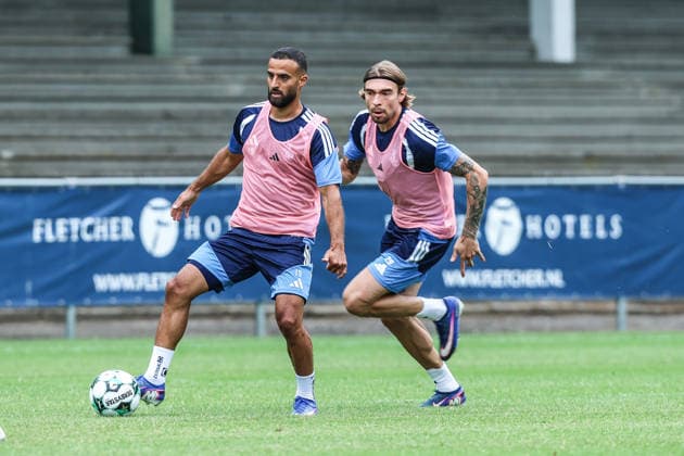 Fussball, 3.Liga Saison 2026 2027 Trainingslager MSV Duisburg Training 05.07.2026, Stadion de Wageningse Berg Ramien Safi (MSV Duisburg, 19) Joshua Bitter (MSV Duisburg, 29) Wageningen Stadion de Wageningse Berg Niederlande *** Sports, Soccer, 3rd Division, 2026–2027 Season, MSV Duisburg Training Camp, July 5, 2026, De Wageningse Berg Stadium, Ramien Safi (MSV Duisburg), 19 Joshua Bitter (MSV Duisburg), 29 Wageningen, De Wageningse Berg Stadium, Netherlands