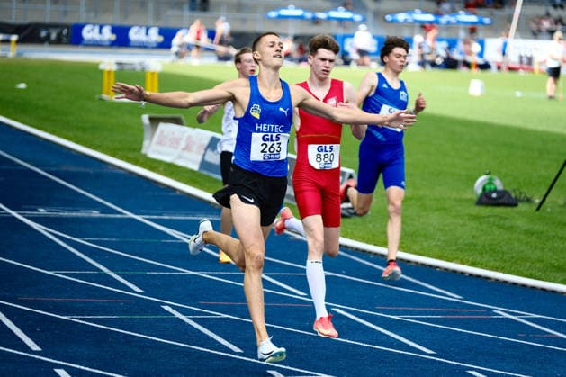 Deutsche Meisterschaften U23 U18; Bochum-Wattenscheid, 05.07.2026 Timur Ilik (LAC Quelle Fürth, BY) gewinnt die 200m der U18 Männer und feiert seinen Sieg ; Deutsche Meisterschaften U23 U18; Bochum-Wattenscheid, 05.07.2026 *** German U23 and U18 Championships, Bochum-Wattenscheid, July 5, 2026: Timur Ilik of LAC Quelle Fürth, BY, wins the men’s U18 200m and celebrates his victory. German U23 and U18 Championships, Bochum-Wattenscheid, July 5, 2026 Copyright: xBEAUTIFULxSPORTS Piepenstockx