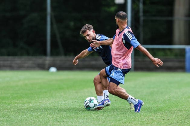 Fussball, 3.Liga Saison 2026 2027 Trainingslager MSV Duisburg Training 05.07.2026, Stadion de Wageningse Berg Can Coskun (MSV Duisburg, 27) Ramien Safi (MSV Duisburg, 19) Wageningen Stadion de Wageningse Berg Niederlande *** Sports, Soccer, 3rd Division, 2026–2027 Season, MSV Duisburg Training Camp, July 5, 2026, De Wageningse Berg Stadium, Can Coskun (MSV Duisburg), 27 Ramien Safi (MSV Duisburg), 19 Wageningen, De Wageningse Berg Stadium, Netherlands