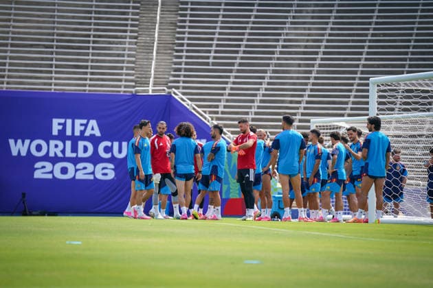 USA: Fußball FIFA World Cup, WM, Weltmeisterschaft, Fussball WM, Weltmeisterschaft, Fussball 2026, Achtelfinale, Matchday -1, Spanien vor dem Achtelfinale gegen Portugal im Cotton Bowl Stadium in Dallas, Texas: Spieler der spanischen Nationalmannschaft beim Abschlusstraining *** USA Soccer FIFA World Cup, World Cup, 2026 World Cup, Round of 16, Matchday 1, Spain ahead of its Round of 16 match against Portugal at Cotton Bowl Stadium in Dallas, Texas; players from the Spanish national team during their final practice Copyright: xJOERANxSTEINSIEKx