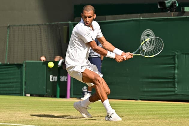 Wimbledon Tennis Championships 2026 - Day 7 LONDON, UNITED KINGDOM - JULY 5: Felix Auger-Aliassime of Canada plays in the Men s singles fourth round match against Alejandro Davidovich Fokina (not seen) of Spain during day seven of The Wimbledon Tennis Championships at All England Lawn Tennis and Croquet Club on July 05, 2026 in London, United Kingdom. Ray Tang Anadolu London United Kingdom. Editorial use only. Please get in touch for any other usage.  Copyright: x2026xAnadoluxRayxTangx
