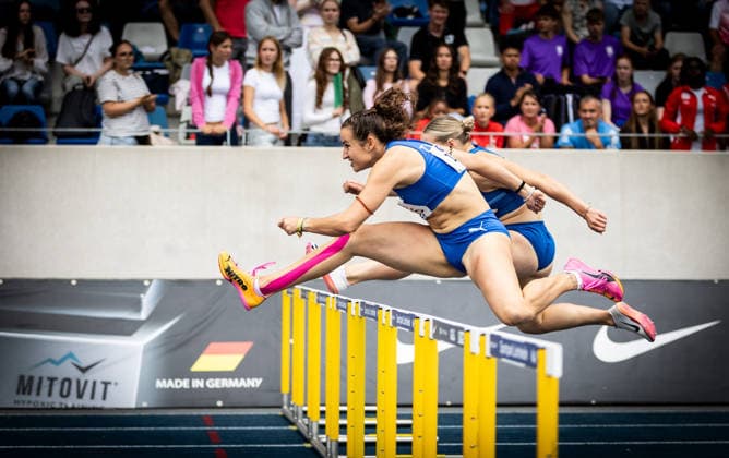 Deutsche Meisterschaften U23 U18; Bochum-Wattenscheid, 05.07.2026 Rosina Schneider (TV Sulz) im 100m-Hürden-Finale der Juniorinnen U23, im Hintergrund ist Lia Flotow (1. LAV Rostock) zu sehen; Deutsche Meisterschaften U23 U18 am 05.07.2026 im Lohrheidestadion in Bochum-Wattenscheid (Nordrhein-Westfalen). *** German U23 and U18 Championships, Bochum-Wattenscheid, July 5, 2026: Rosina Schneider of TV Sulz in the U23 women’s 100-meter hurdles final; Lia Flotow (1, LAV Rostock) can be seen in the background. German U23 and U18 Championships on July 5, 2026, at the Lohrheidestadion in Bochum-Wattenscheid, North Rhine-Westphalia Copyright: xBEAUTIFULxSPORTS R.xSchmittx
