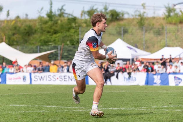 Rugby, Männer, Saison 2026, Europe 7s Championship Hamburg 7s, Finale um Platz 1: GER - FRA, Steinwiesenweg (Hamburg), Tag 3, 05.07.2026 Bela Sindermann ( 12, Deutschland) Hamburg Deutschland *** Rugby, Men, 2026 Season, Europe 7s Championship Hamburg 7s, First-Place Final: GER vs. FRA, Steinwiesenweg, Hamburg, Day 3, July 5, 2026, Bela Sindermann 12, Germany, Hamburg, Germany