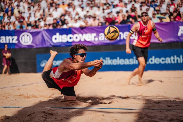 Beachvolleyball Männer Allianz German Beach Tour 2026 Tourstop München 05.07.2026 Lui Wüst springt zum Ball München Zentraler Hochschulsport: Beach- Bayern Deutschland *** Men s Beach Volleyball: Allianz German Beach Tour 2026, Munich Stop, July 5, 2026. Lui Wüst jumps for the ball. Munich Central University Sports, Beach, Bavaria, Germany