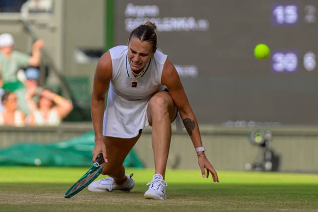 Day Seven: The Championships - Wimbledon 2026 LONDON, ENGLAND JULY 05 - Aryna Sabalenka of Belarus looks dejected during Ladies Single Fourth Round against Naomi Osaka of Japan at The Wimbledon Lawn Tennis Championship at Wimbledon on July 05, 2026 in London, England. (Photo by Keeran Marquis)  Copyright: xKeeranxMarquis Fotoarena SPPx Sportspressphoto_SPR185309