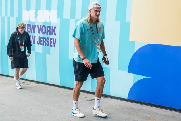 World Cup 2026: Brazil - Norway East Rutherford, New Jersey , USA 20260705. Norway s Erling Braut Haaland arrives at the New Jersey Stadium before the round of 16 match between Brazil and Norway during the 2026 FIFA World Cup, WM, Weltmeisterschaft, Fussball Photo: Terje Pedersen NTB East Rutherford, New Jersey United States EDITORIAL USE ONLY. RESTRICTED USE FOR BETTING COMPANIES Ref:_SPOsT8gEZef5D4.jpg *** 2026 World Cup Brazil Norway East Rutherford, New Jersey, USA 20260705 Norway’s Erling Braut Haaland arrives at New Jersey Stadium before the Round of 16 match between Brazil and Norway during the 2026 FIFA World Cup. Photo: Terje Pedersen, NTB. East Rutherford, New Jersey, United States. EDITORIAL USE ONLY. RESTRICTED USE FOR BETTING COMPANIES  Copyright: xTerjexPedersenx xNTBx