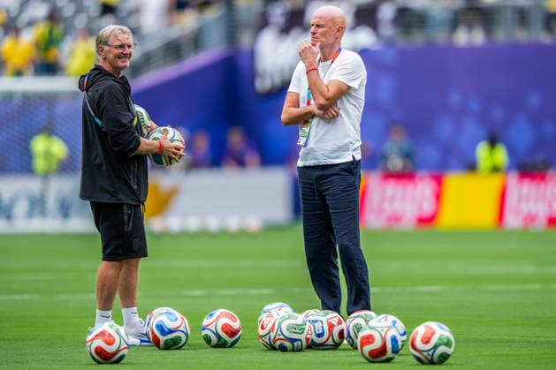 Fotball-VM 2026: Brasil - Norge East Rutherford, New Jersey , USA 20260705. Norges lanslagssjef Stale Solbakken og assistenttrener Kent Bergersen for 8-delsfinalen mellom Brasil og Norge under fotball-VM 2026 pa New Jersey stadion. Foto: Fredrik Varfjell NTB East Rutherford, New Jersey USA EDITORIAL USE ONLY. RESTRICTED USE FOR BETTING COMPANIES Ref:_SPOZfXIp_Cj0XA.jpg *** 2026 FIFA World Cup Brazil Norway East Rutherford, New Jersey, USA 20260705 Norway’s national team head coach Stale Solbakken and assistant coach Kent Bergersen before the quarterfinal match between Brazil and Norway during the 2026 FIFA World Cup at New Jersey Stadium. Photo: Fredrik Varfjell, NTB, East Rutherford, New Jersey, USA EDITORIAL USE ONLY RESTRICTED USE FOR BETTING COMPANIES  Copyright: xFredrikxVarfjellx xNTBx