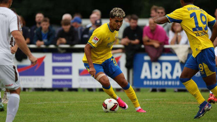FT Braunschweig vs. Eintracht BS, Testspiel Braunschweig, 05.07.2026, Fußball, Herren, Saison 2026 27, Freie Turnen Braunschweig vs Eintracht Braunschweig, Testspiel, Yann Sturm (Eintracht Braunschweig) Niedersachsen Deutschland *** FT Braunschweig vs. Eintracht BS, Friendly Match in Braunschweig, July 5, 2026, Soccer, Men s, 2026–27 season, Freie Turnen Braunschweig vs. Eintracht Braunschweig, Friendly Match, Yann Sturm, Eintracht Braunschweig, Lower Saxony, Germany
